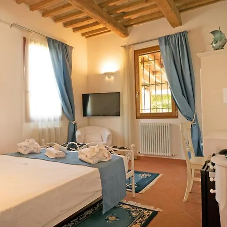 Tenuta La Rotta - & Pool Guest house