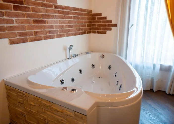 Tenuta La Rotta - & Pool 4* Ravena